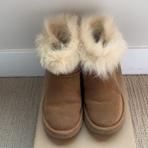 UGGS - six 6 Milla. chestnut